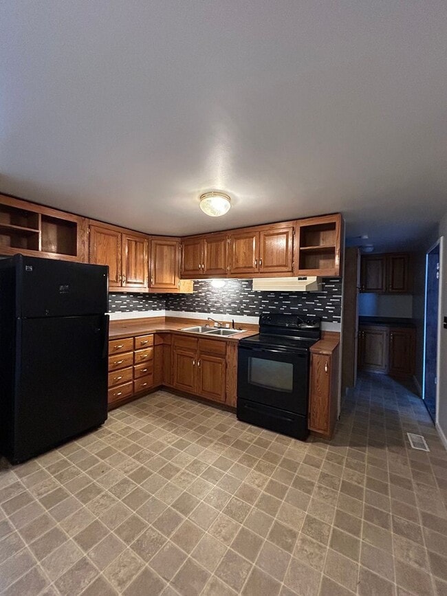 Building Photo - Freshly Updated 3-Bedroom, 1-Bathroom Home – $1,375/Month