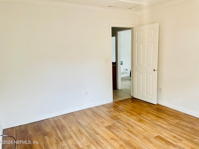 Building Photo - 1815 5th St