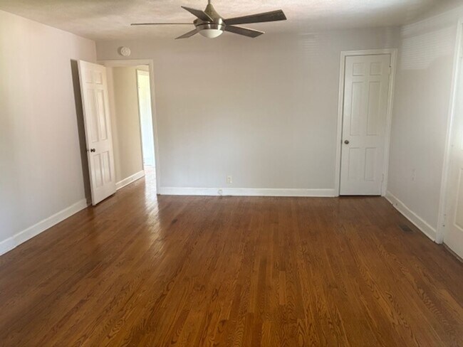 Building Photo - Auburntown TN - 1700 SF, 3BR/2BA, Full Basement, 2 Car Garage, 1 Acre