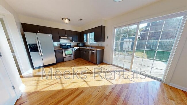 Building Photo - 1003 Fairway Gardens Dr