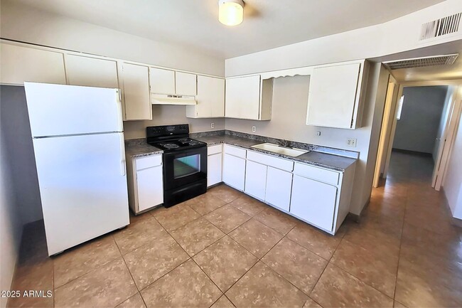 Primary Photo - 1742 E 6th Ave