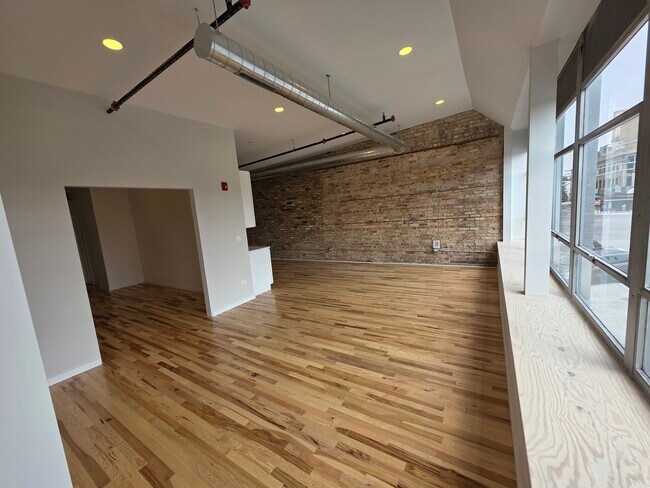 Building Photo - 2202 Lombard Ave