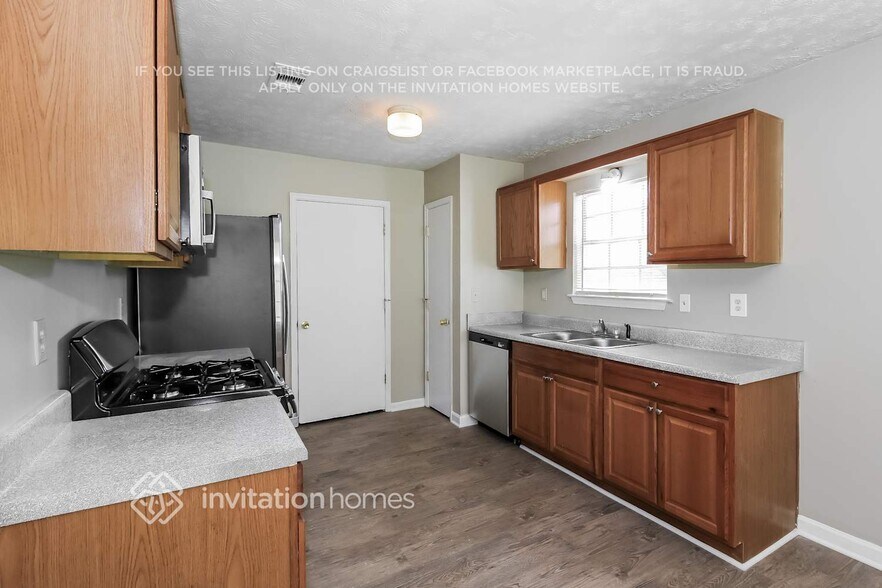 Building Photo - 146 Forest Pl