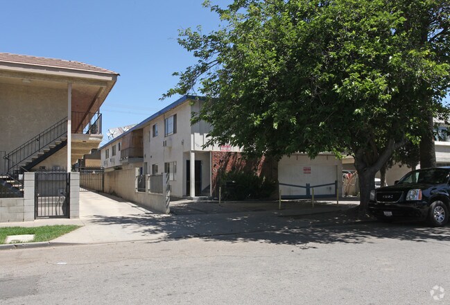Primary Photo - 14827 Friar St