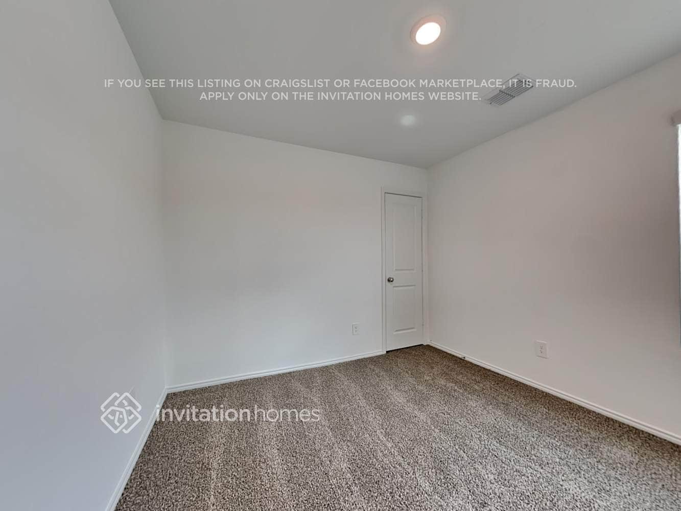 Building Photo - 3223 Crestone Dr
