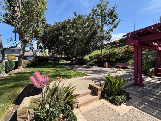 Building Photo - Beautiful Home in Shadowridge