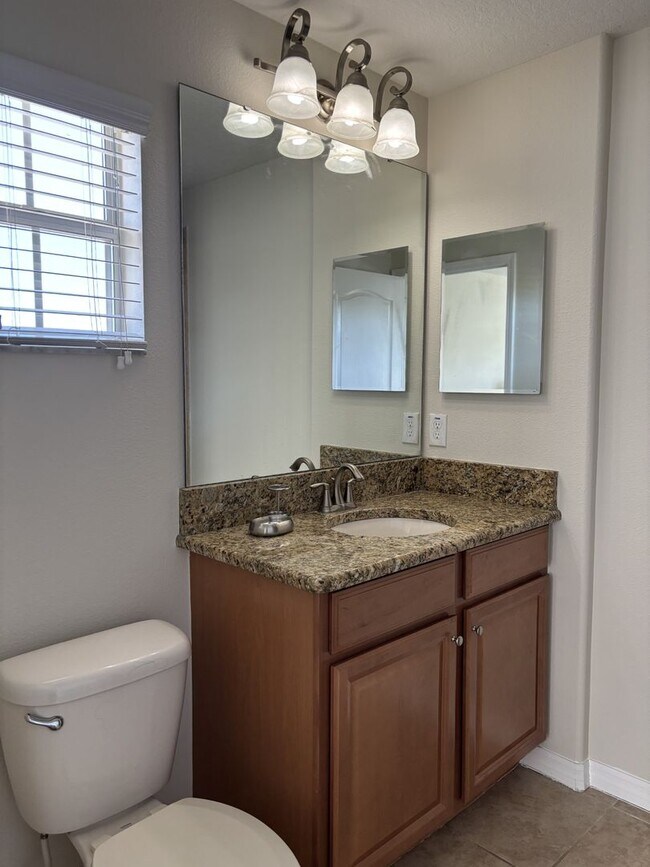 Building Photo - Serene & sophisticated 5-Bedroom 4-Bath re...