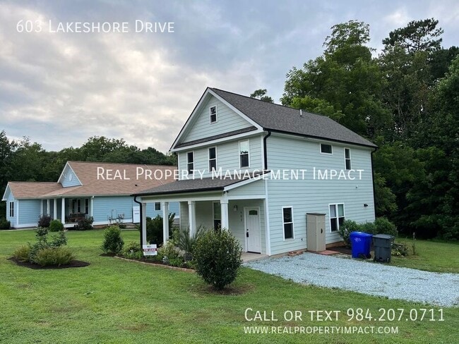 Building Photo - 603 Lakeshore Dr