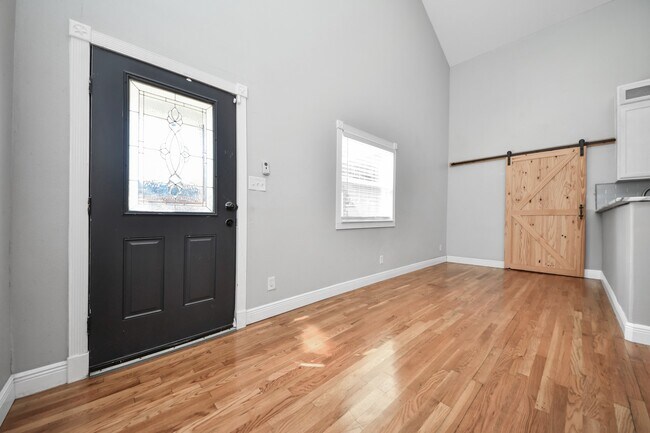 Building Photo - 602 Fostoria Ln