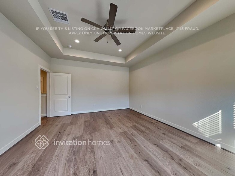 Building Photo - 10450 Executive Lake Dr