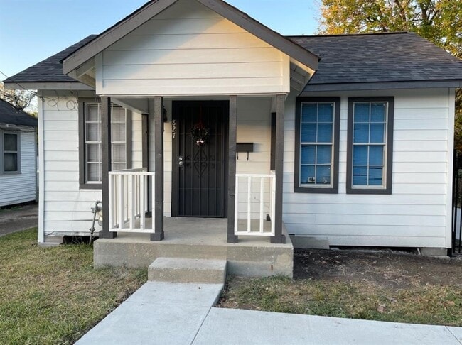 Building Photo - 827 Booth St