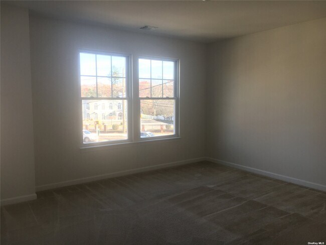 Building Photo - 1033 Park Ave