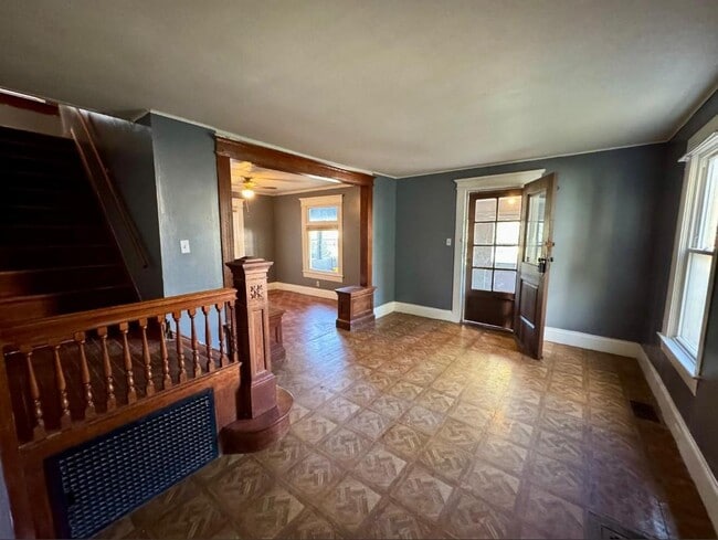 Building Photo - 409 Rowland St