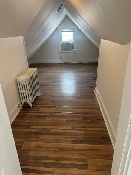 Building Photo - 334 Midland Ave