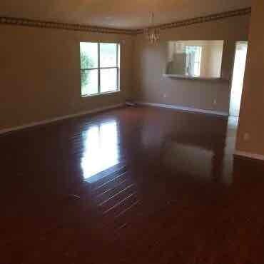 Building Photo - 14500 Woodfield Cir N