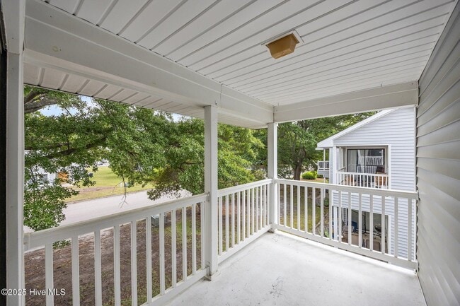 Building Photo - 123 W Victoria Ct