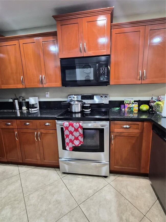 Building Photo - 10904 SW 72nd St