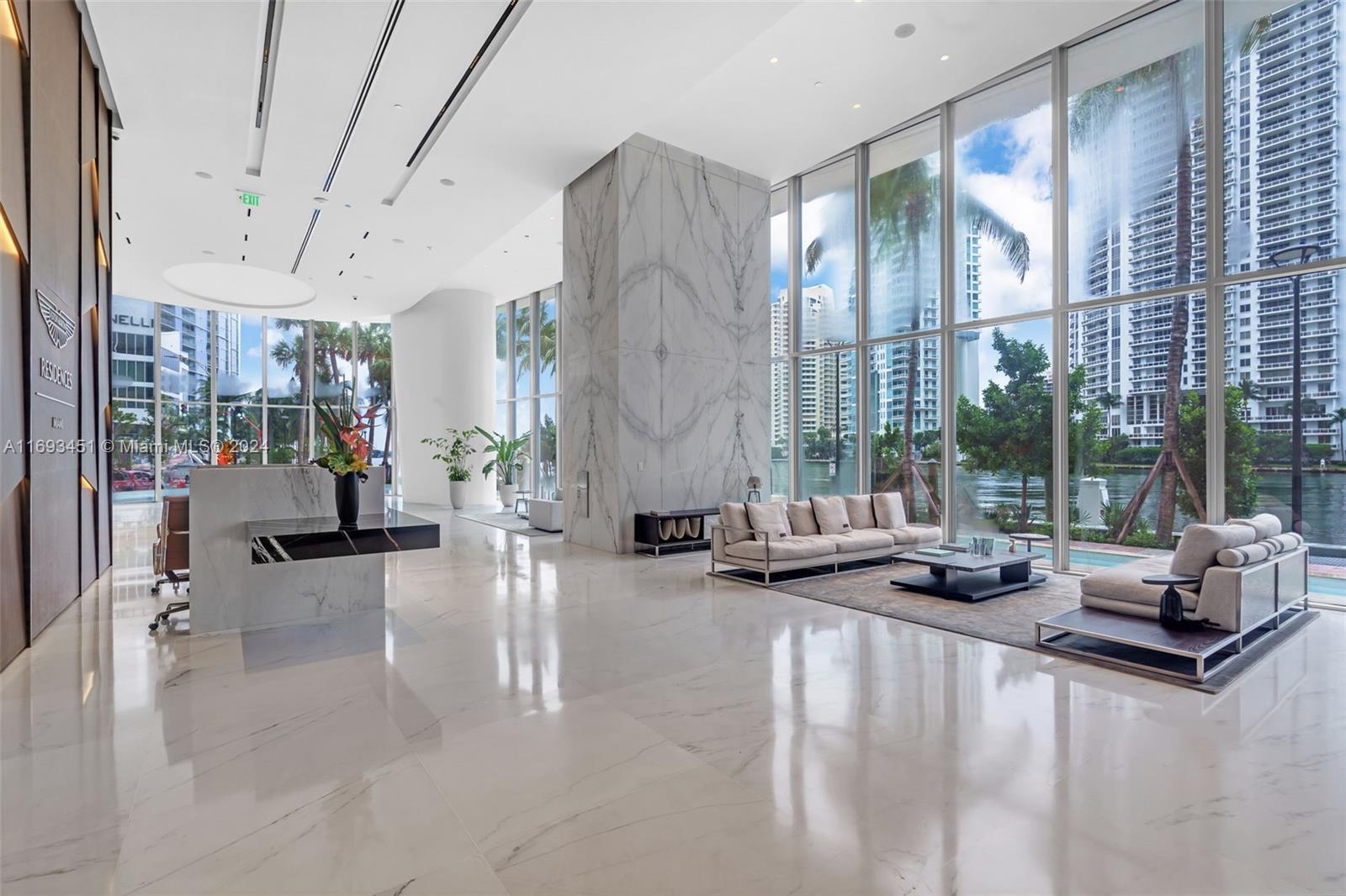 Building Photo - 300 Biscayne Boulevard Way