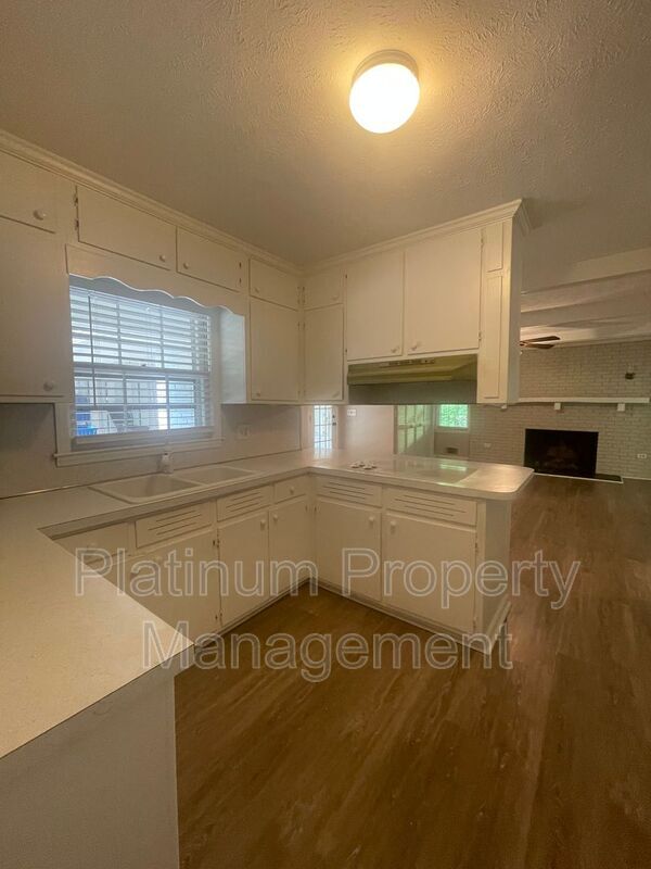 Building Photo - 224 Cold Creek Dr