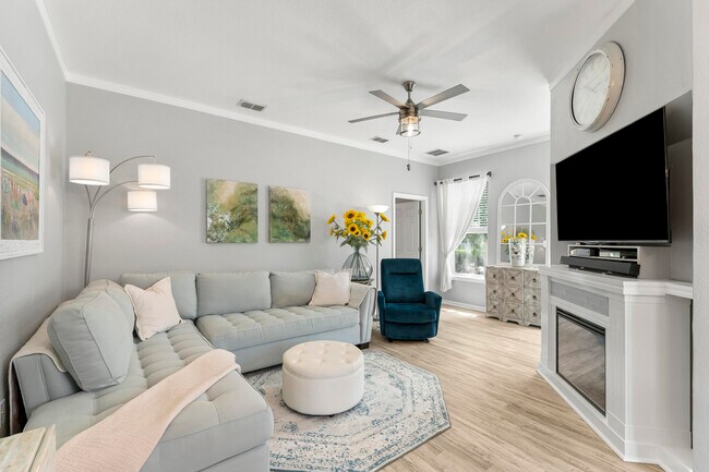Building Photo - 204 Sand Oak Blvd