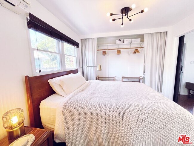 Building Photo - 459 N Bandini St