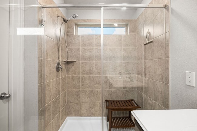 Building Photo - 5422 Sunway Dr