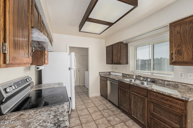 Building Photo - 6850 W Cholla St