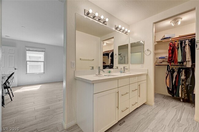 Building Photo - 6363 Amelia Ridge Ave