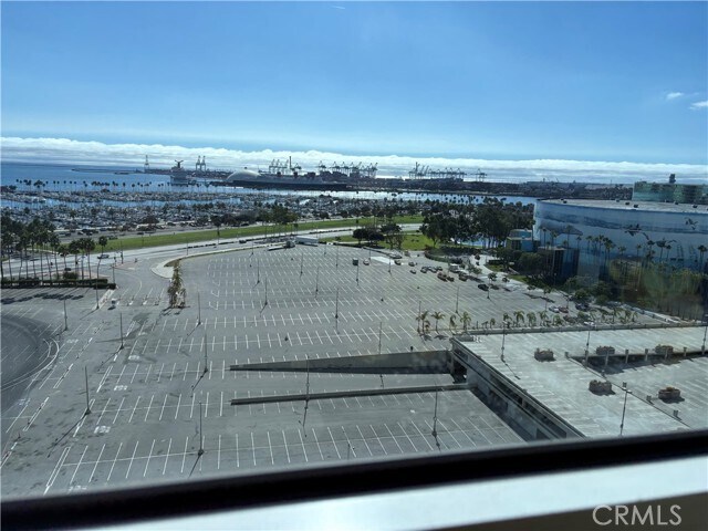 Building Photo - 525 E Seaside Way