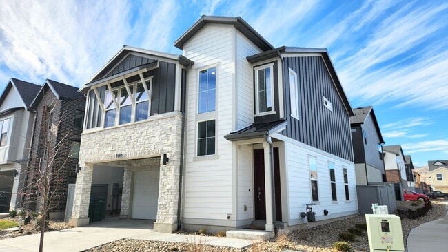 Building Photo - 2773 Tower Ml Wy