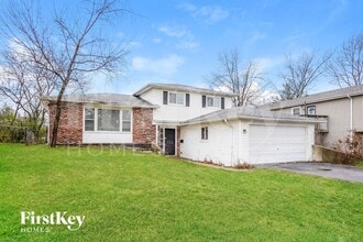 Building Photo - 660 Sullivan Ln