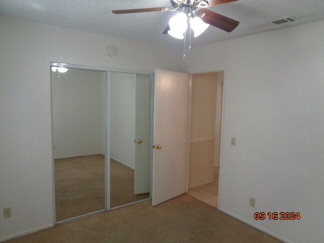 Building Photo - West Lancaster Home Offering 1383 sq. ft.