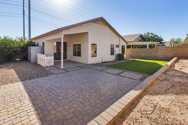 Building Photo - 9346 E Plana Ave