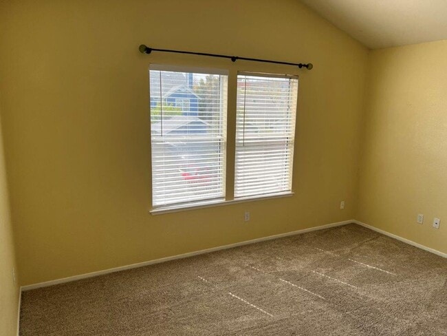 Building Photo - Modern 4 Bedroom 3 Bath Close to Marina Suisun City *Star Rentals