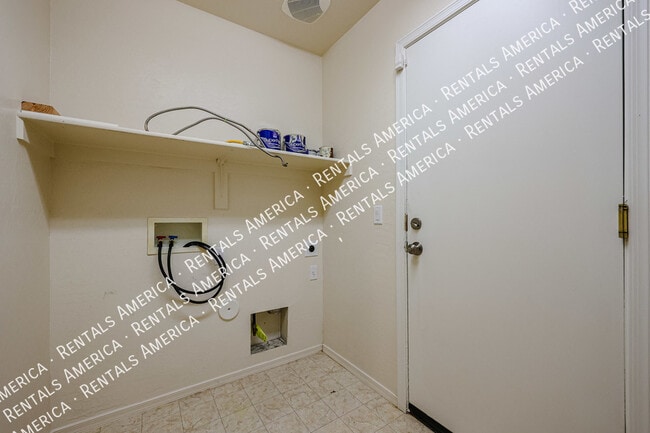 Building Photo - 21004 N Sansom Dr