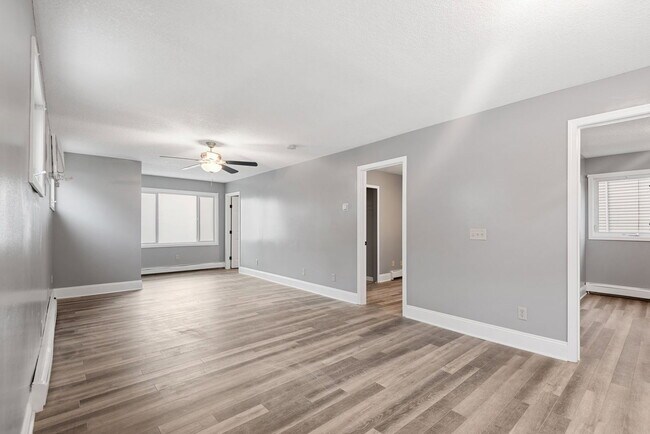 Building Photo - 2407 Buchanan St NE