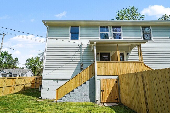 Building Photo - 1500-1502 Bryan Street
