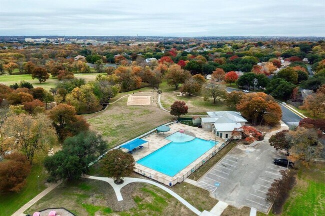 Building Photo - 408 Pheasant Ridge Dr