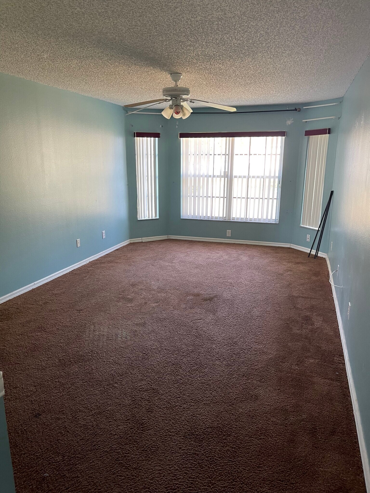Building Photo - 1523 Elmhurst Cir SE