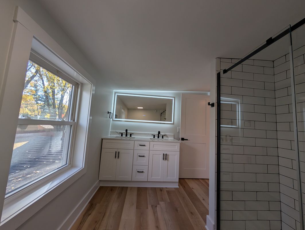 Building Photo - 125 Maple Manor Dr