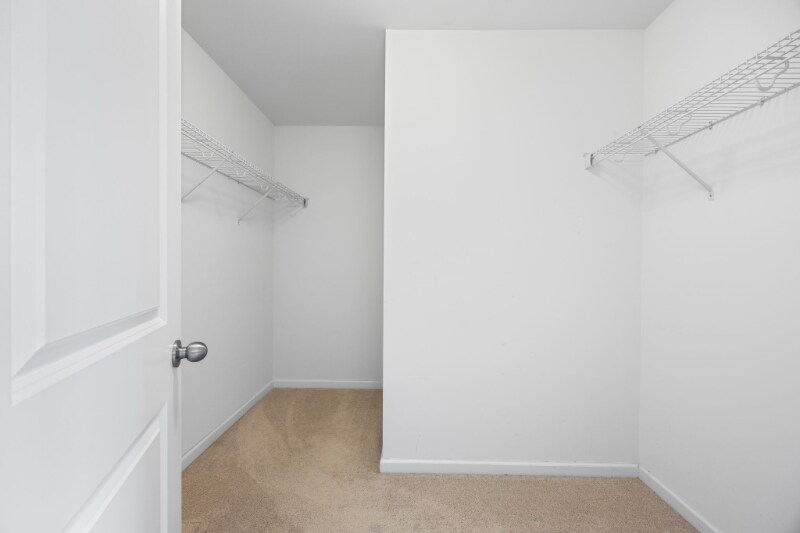 Building Photo - 677 Redbud Ln