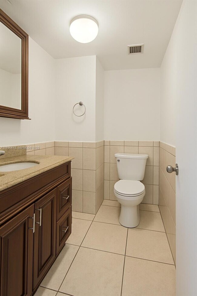 Building Photo - 2935 NE 163rd St