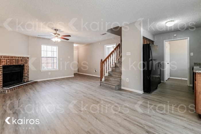 Building Photo - 820 Courtenay Pl