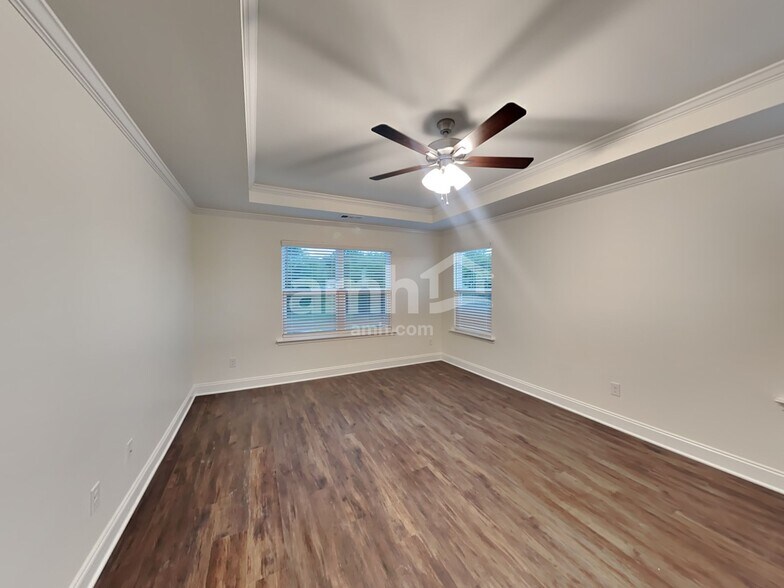 Building Photo - 2112 Williamshire Ln