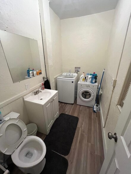 Building Photo - 26 Allen St