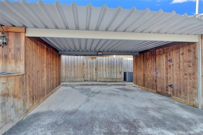 Building Photo - 6539 Wanda Ln