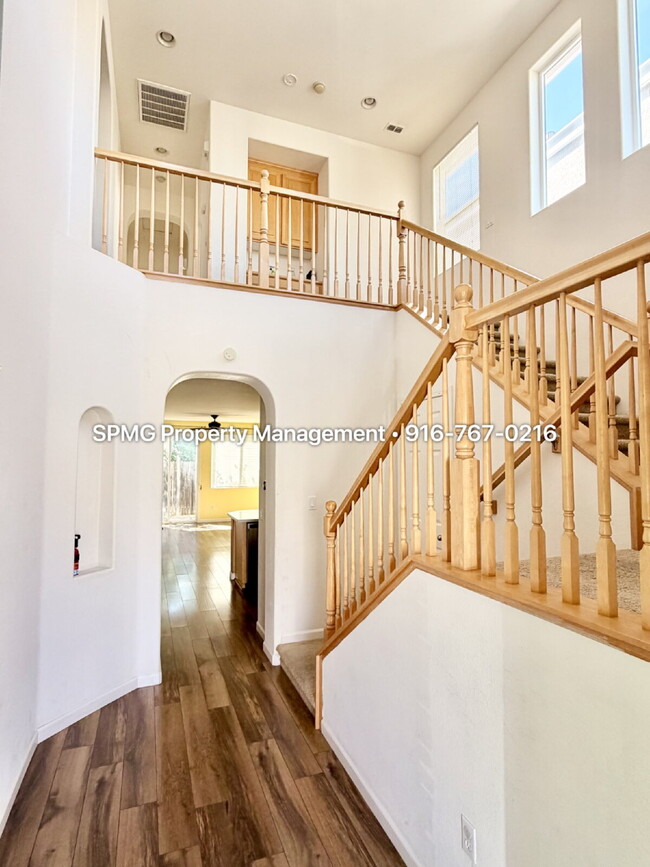 Building Photo - Beautifully Maintained 3 Bed / 2.5 Bath Home in South Natomas — New Appliances & Community Amenit...