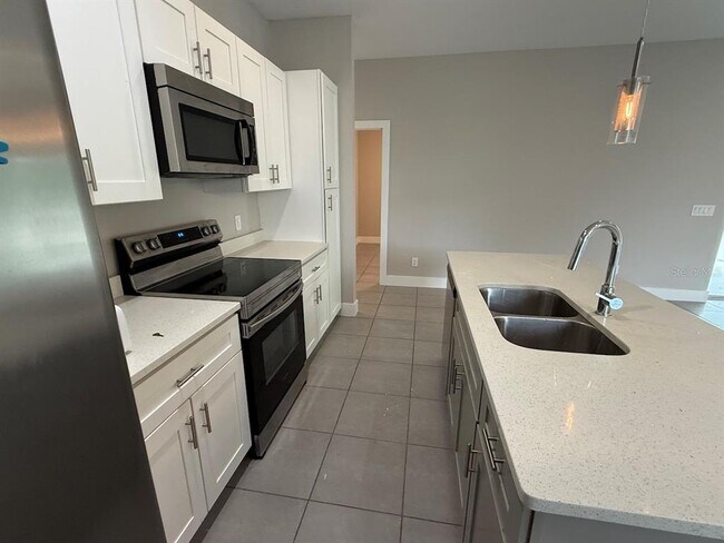 Building Photo - 105 Zinnia Ln