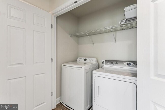 Building Photo - 14551 Crossfield Way