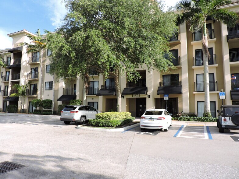 Building Photo - 4903 Midtown Ln